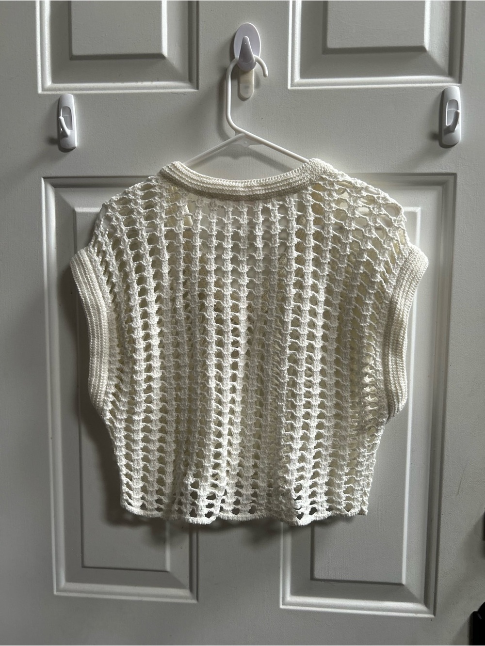 Cream Crochet Knit V-Neck Cropped Sweater Vest Sz M - Picture 10 of 13